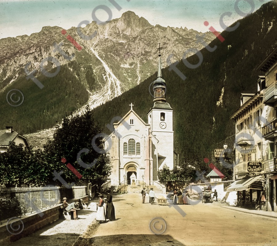 Chamonix, Kirche und Blick auf Brévent ; Chamonix, Church, and look at Brevent - Foto simon-73-015.jpg | foticon.de - Bilddatenbank für Motive aus Geschichte und Kultur